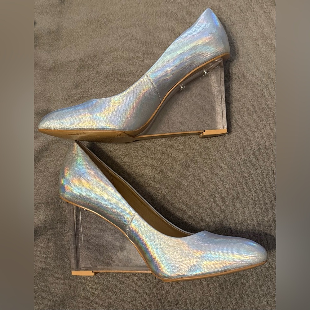 Katy Perry size 5 wedge heel shoes